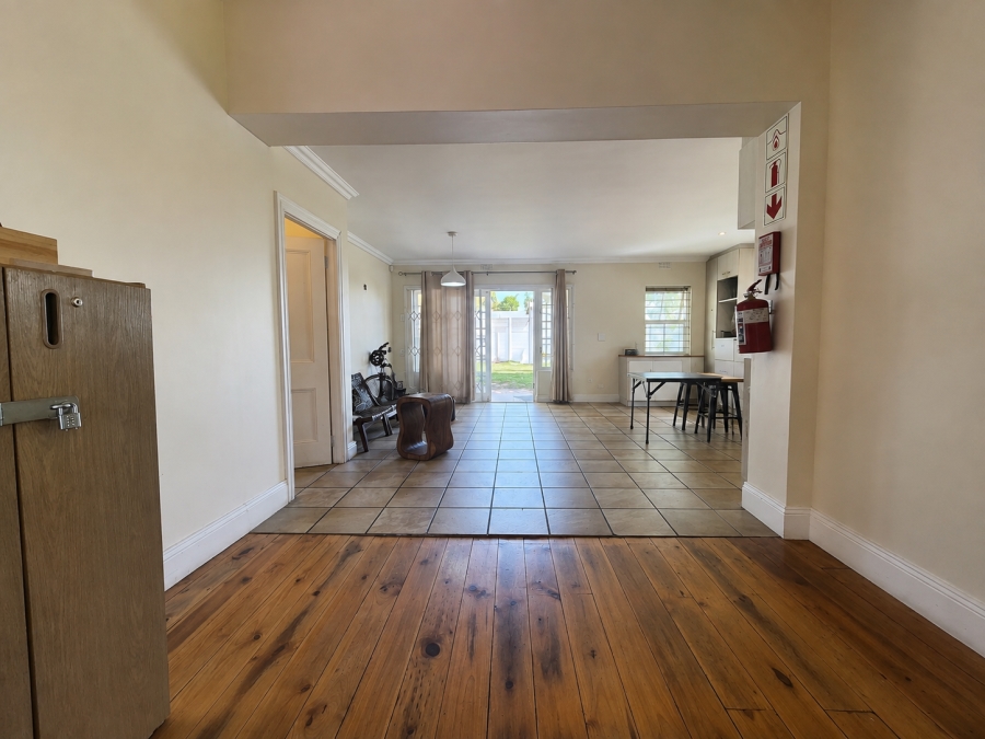 5 Bedroom Property for Sale in Wynberg Western Cape